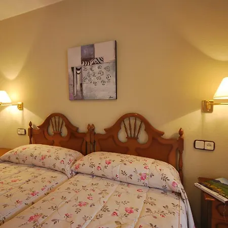 欧罗巴普林森帕多酒店 阿里纳斯·德·卡伯瑞勒斯